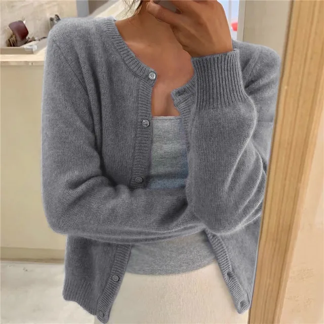 Elke | Damen Strickjacke mit Rundhalsausschnitt und langen Ärmeln